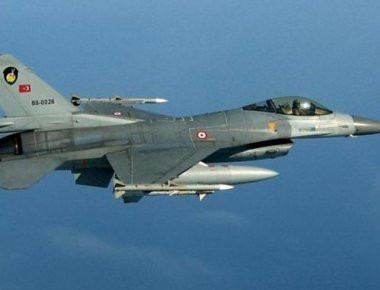 Η πρώτη γυναίκα πιλότος μαχητικού F-16 της Τουρκίας που φορά μαντίλα είναι γεγονός (φωτό)